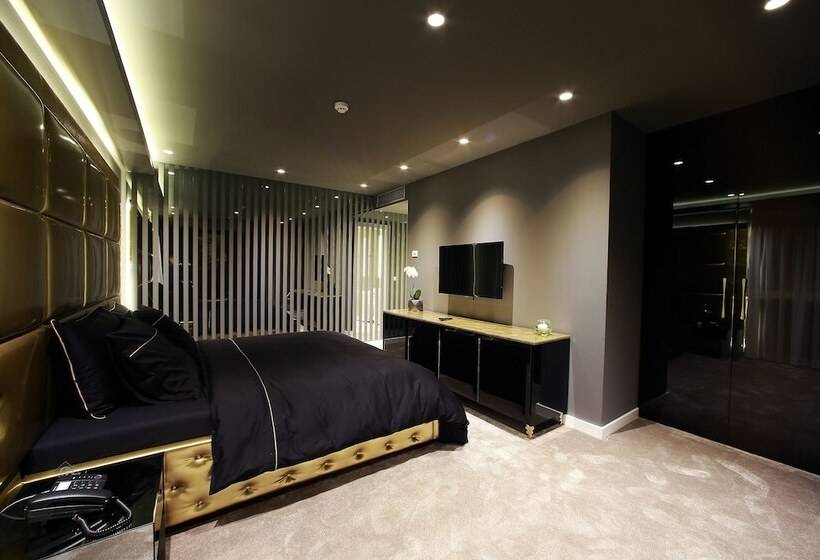 חדר דחוקס עם מיטת קינג, 9