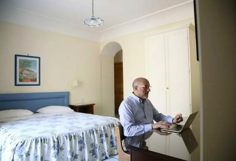 スタンダードルーム, A Casa Dei Nonni