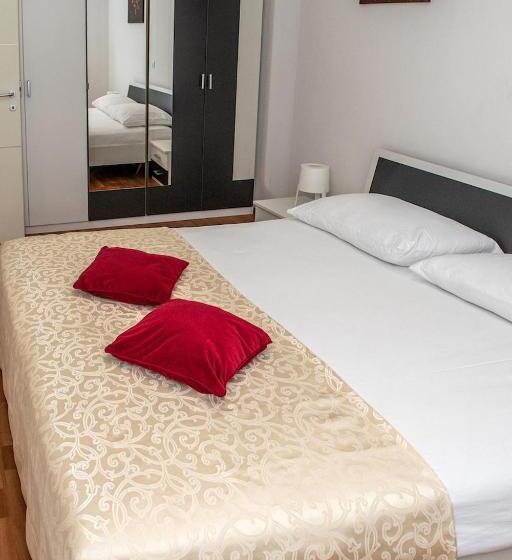 침실 1개 수피리어 아파트, Amfiteatar