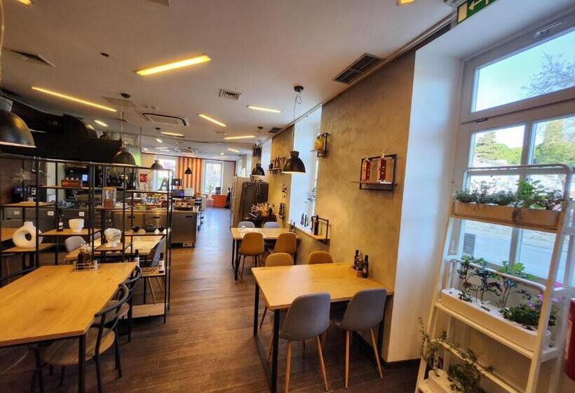 스탠다드 싱글 룸, Amfiteatar