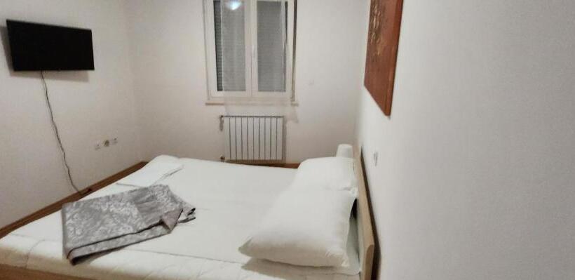 Appartement 3 Chambres, Amfiteatar