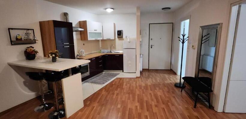 침실 1개 수피리어 아파트, Amfiteatar