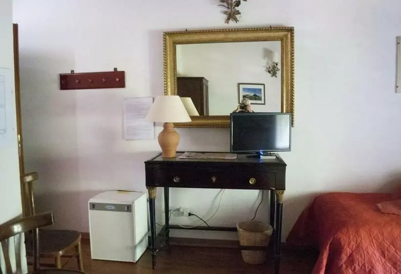 Standard-huone, Case Zuccaro