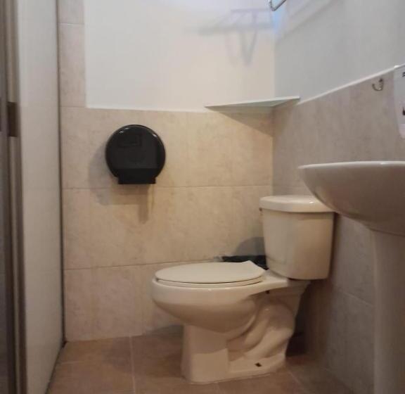 اتاق استاندارد, Don Nino