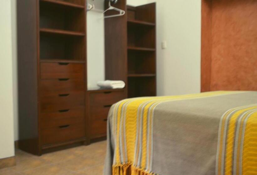 اتاق استاندارد, Don Nino