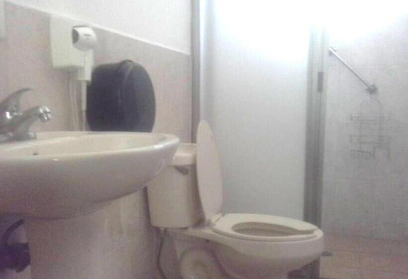 اتاق کلاسیک سه تخته, Don Nino