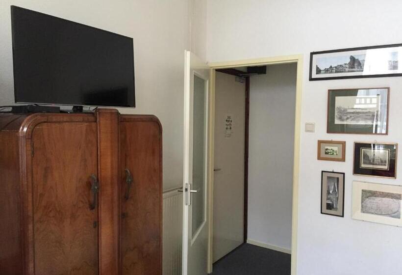 标准间, Hanzestadslogement De Leeuw, In Het Centrum, Met Een Binnenplaats, Kamers Met Badkamer En Toilet En