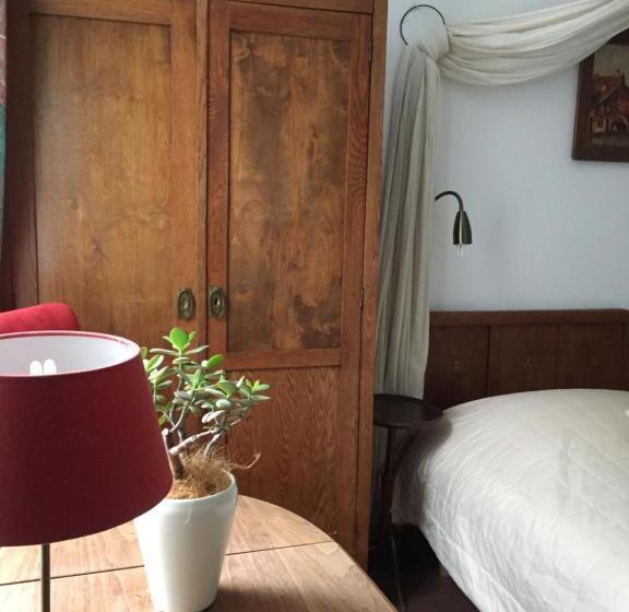 标准间, Hanzestadslogement De Leeuw, In Het Centrum, Met Een Binnenplaats, Kamers Met Badkamer En Toilet En