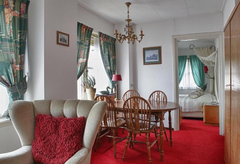 套房, Hanzestadslogement De Leeuw, In Het Centrum, Met Een Binnenplaats, Kamers Met Badkamer En Toilet En