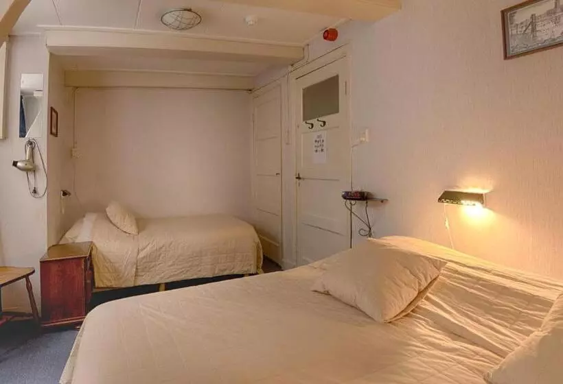 آپارتمان خانوادگی, Hanzestadslogement De Leeuw, In Het Centrum, Met Een Binnenplaats, Kamers Met Badkamer En Toilet En