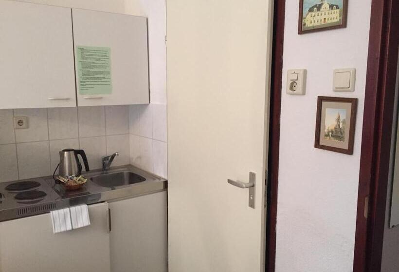 标准间, Hanzestadslogement De Leeuw, In Het Centrum, Met Een Binnenplaats, Kamers Met Badkamer En Toilet En