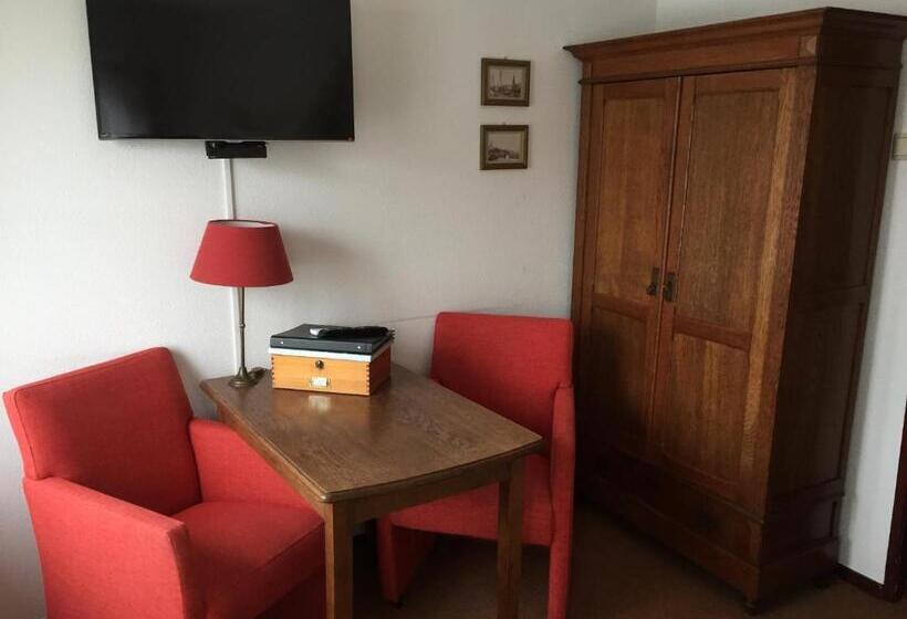 标准间, Hanzestadslogement De Leeuw, In Het Centrum, Met Een Binnenplaats, Kamers Met Badkamer En Toilet En