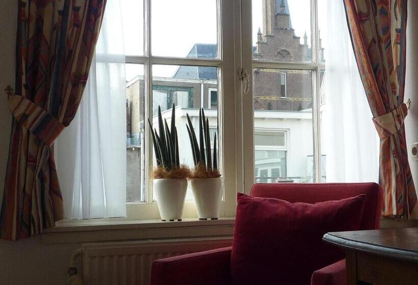 标准间, Hanzestadslogement De Leeuw, In Het Centrum, Met Een Binnenplaats, Kamers Met Badkamer En Toilet En