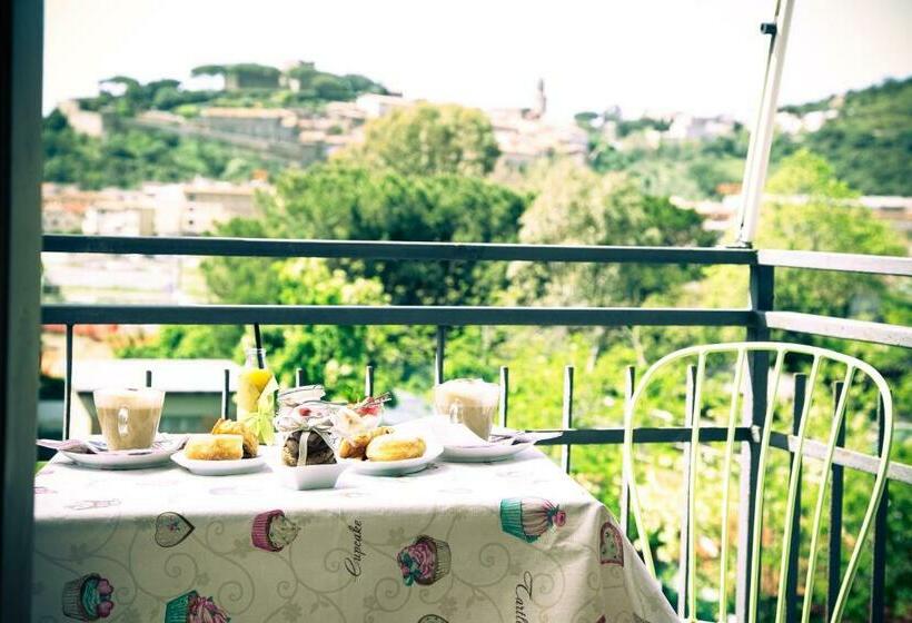 اتاق استاندارد سه تخته با بالکن, Kinda