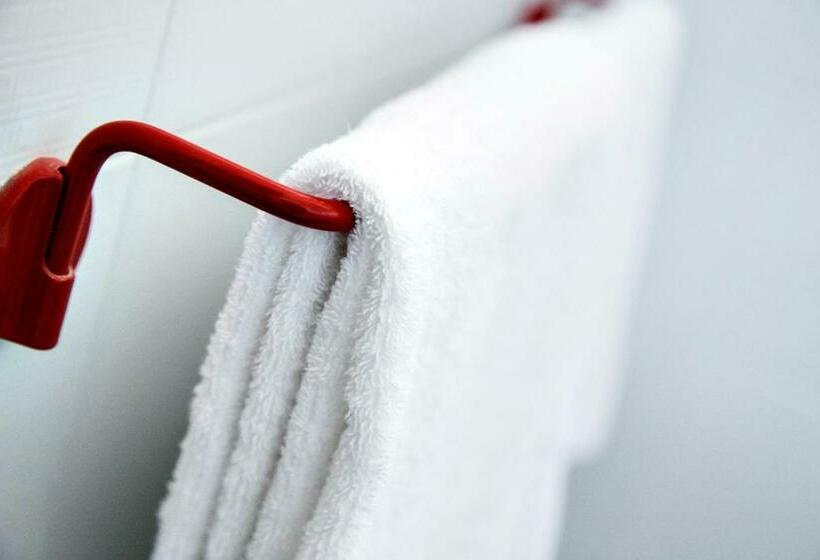 اتاق استاندارد سه تخته با بالکن, Kinda