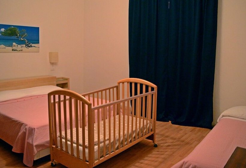 اتاق استاندارد سه تخته با بالکن, Kinda