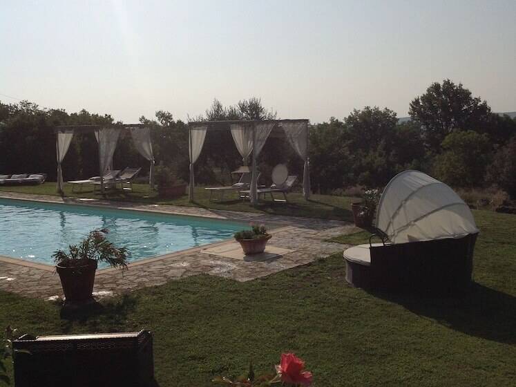 Полулюкс, La Canonica Di San Michele