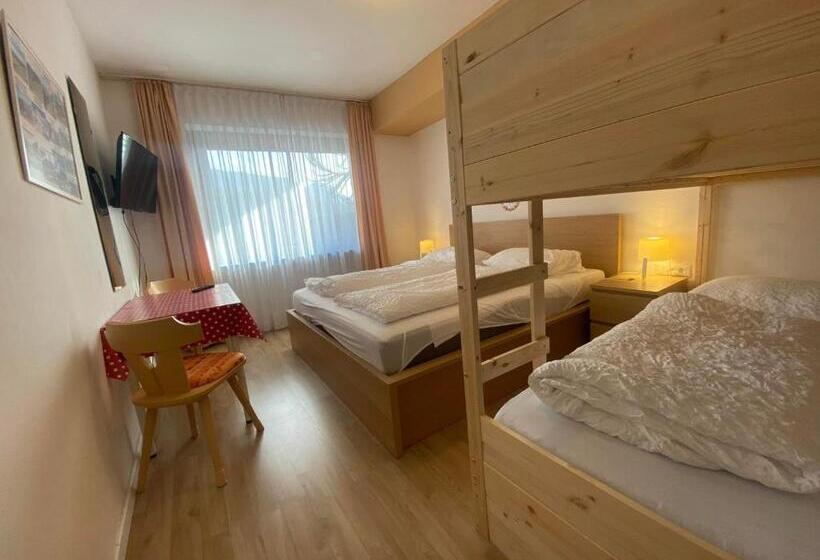 带阳台的三人标准间, Laimerhof