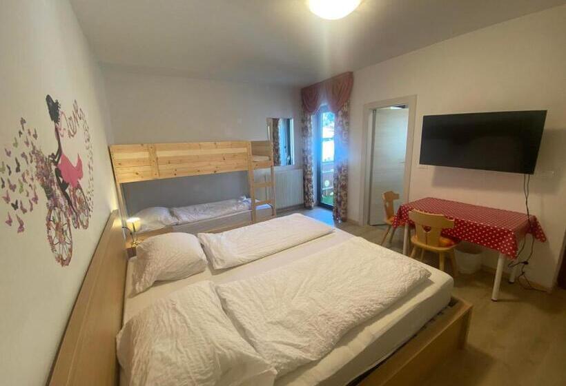 带阳台的三人标准间, Laimerhof