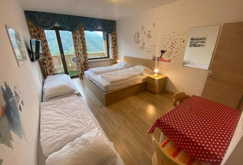 带阳台标准四人间, Laimerhof