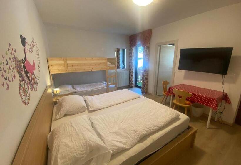 带阳台标准四人间, Laimerhof