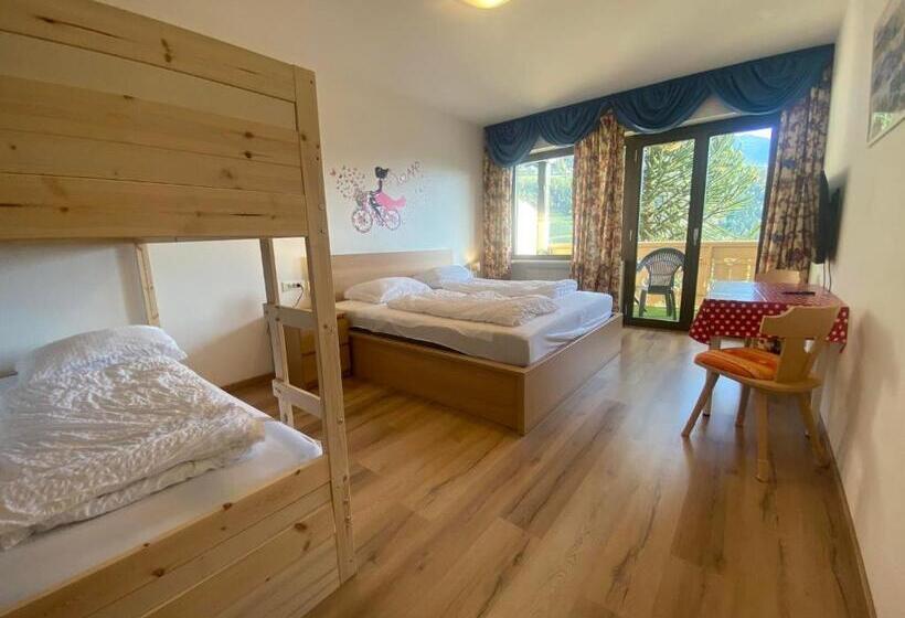 带阳台的三人标准间, Laimerhof