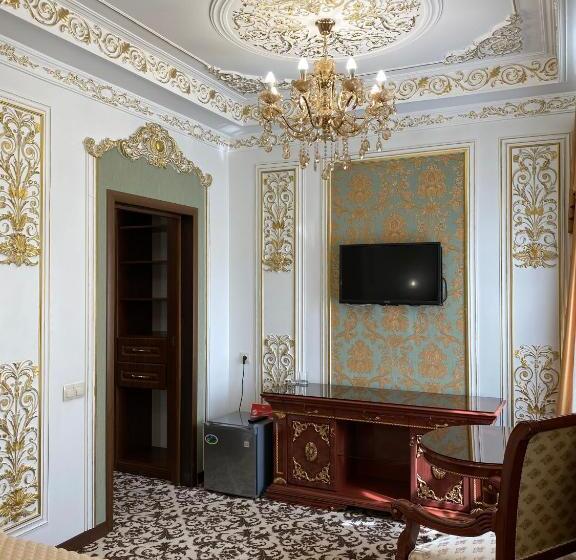 سوییت خانوادگی, Lion