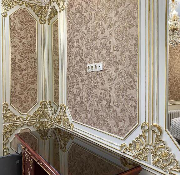 اتاق خانوادگی, Lion