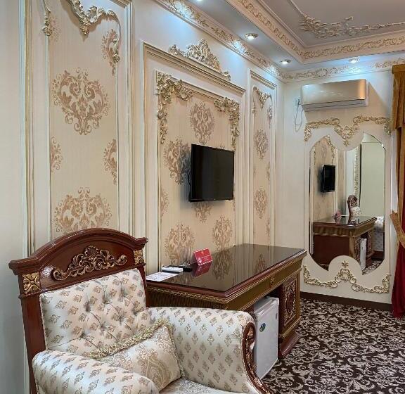 اتاق لوکس, Lion