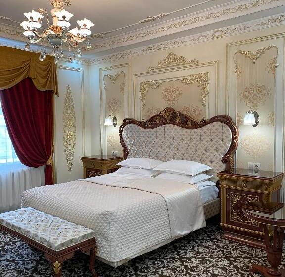 اتاق لوکس, Lion