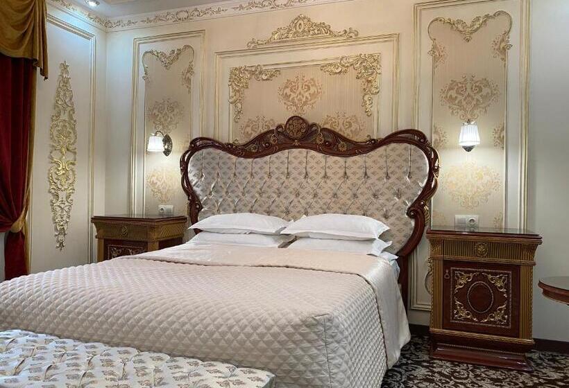 اتاق لوکس, Lion