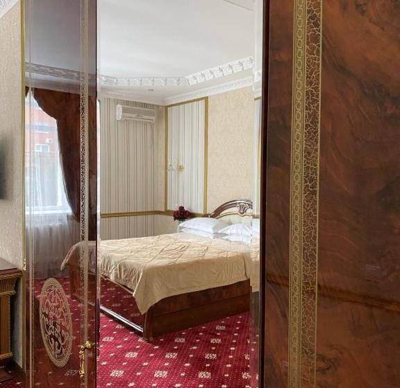 سوییت جونیور, Lion