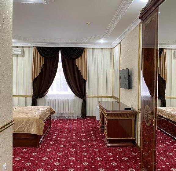 سوییت جونیور, Lion