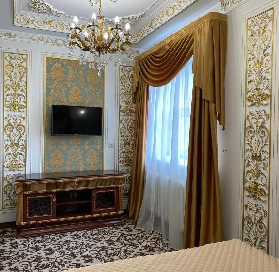 سوییت خانوادگی, Lion