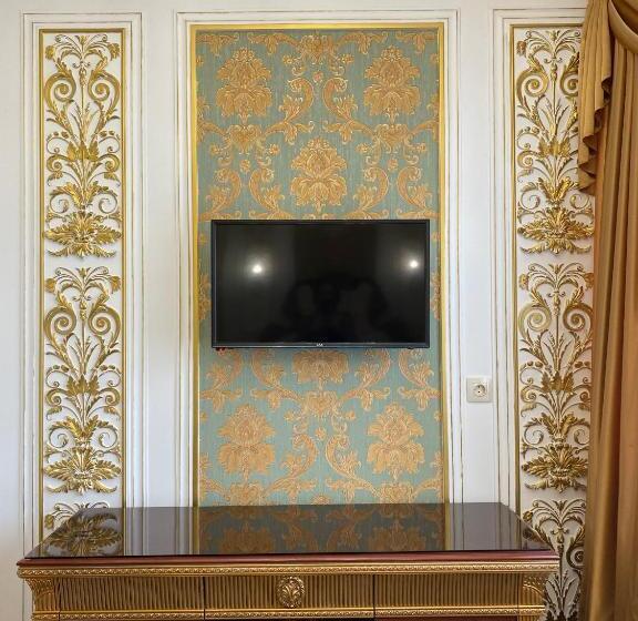 سوییت خانوادگی, Lion