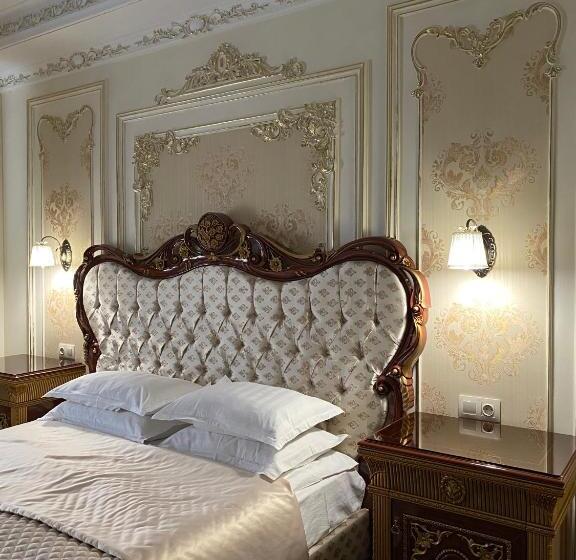 اتاق لوکس, Lion