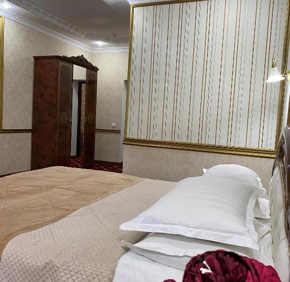 سوییت جونیور, Lion