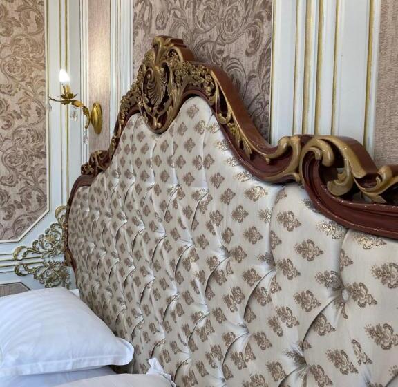 اتاق خانوادگی, Lion