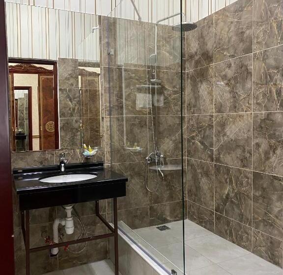 سوییت جونیور, Lion