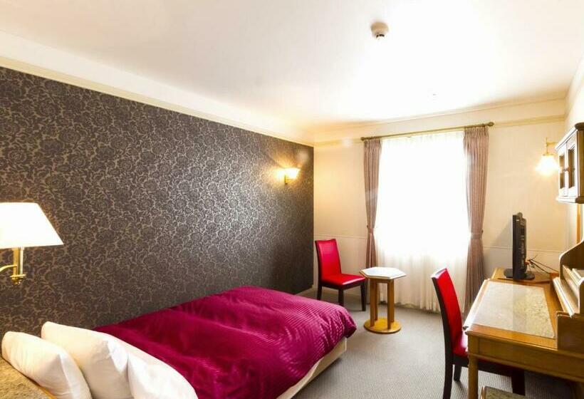 اتاق استاندارد یک نفره, Merieges