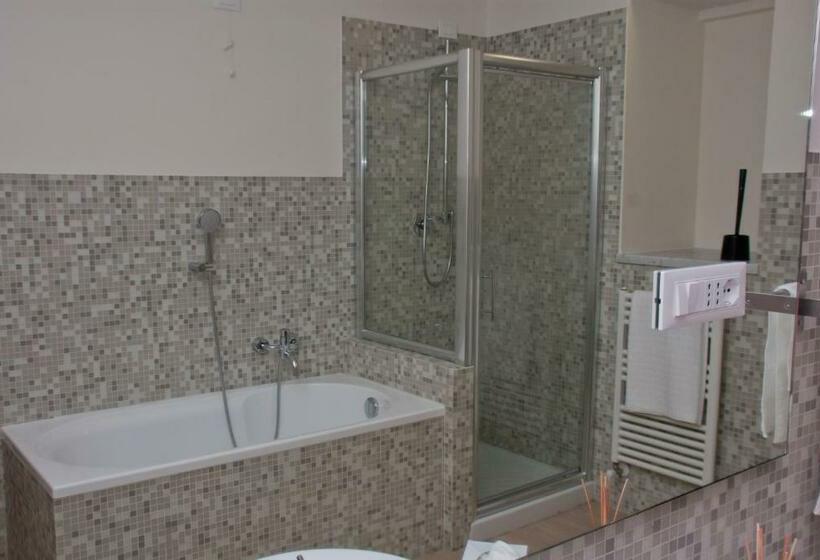 استودیوی استاندارد با چشمانداز دریا, Miramare Apartments&suites