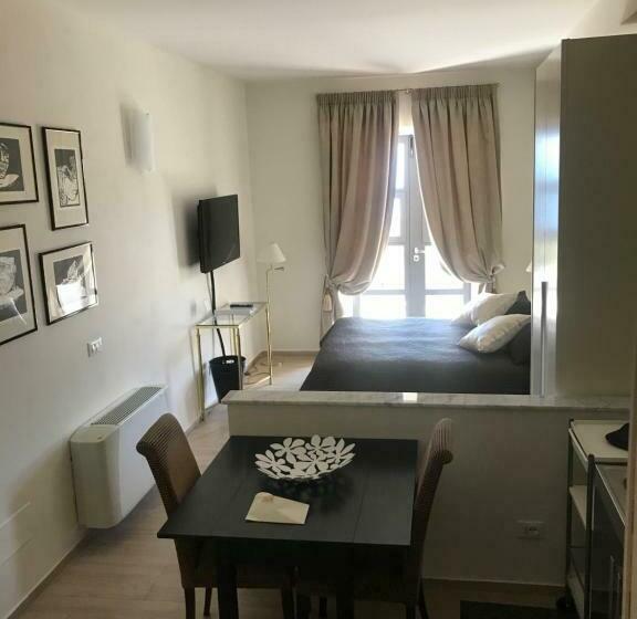 استودیوی استاندارد با چشمانداز دریا, Miramare Apartments&suites