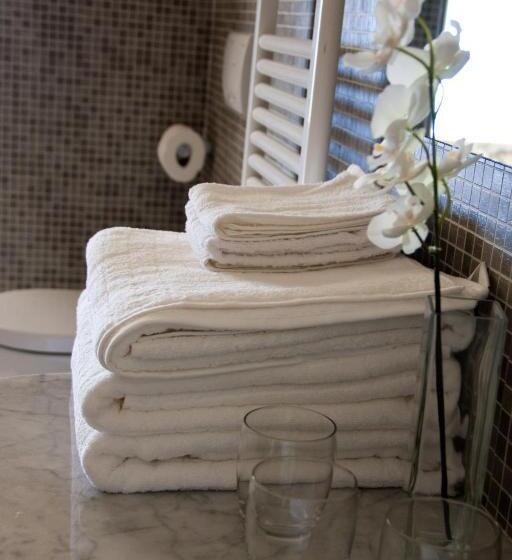 سوییت با چشمانداز دریا, Miramare Apartments&suites