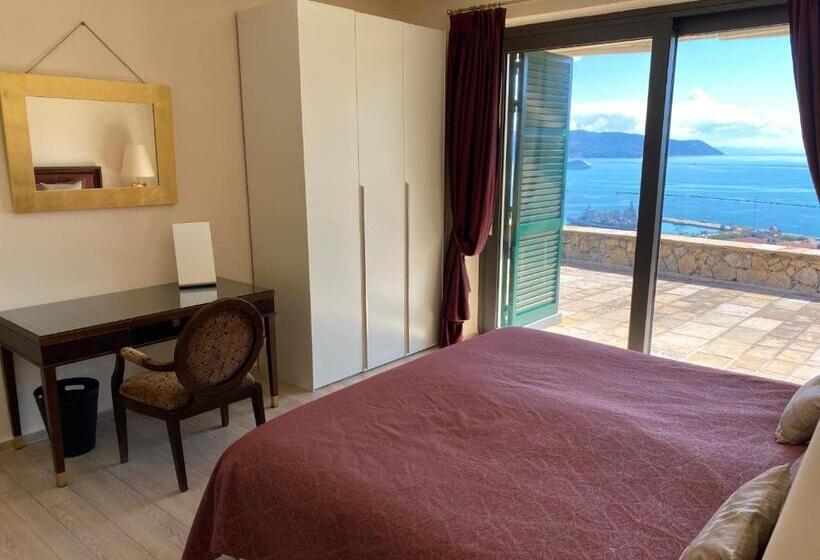 سوییت با چشمانداز دریا, Miramare Apartments&suites