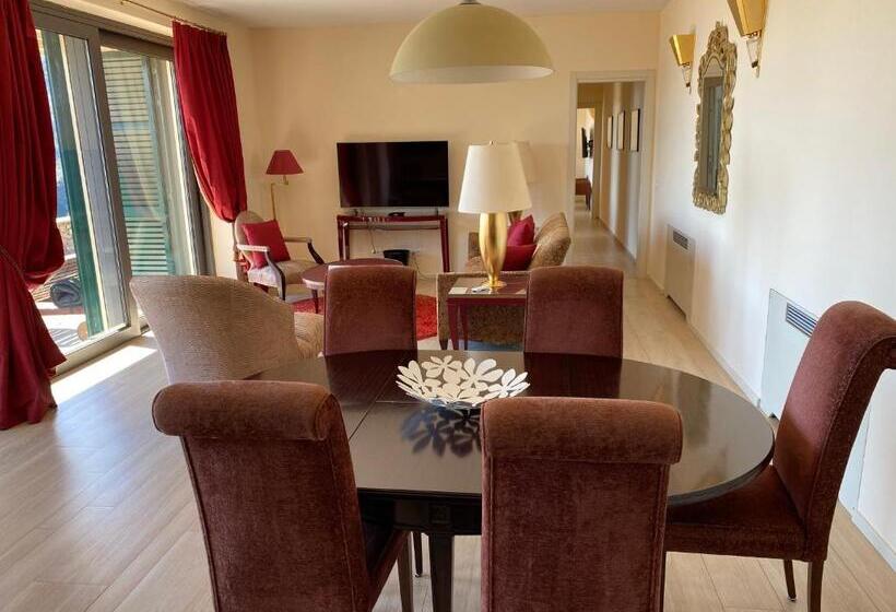 سوییت با چشمانداز دریا, Miramare Apartments&suites