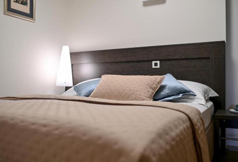 带2个卧室带海景的公寓, Villa Hresc M