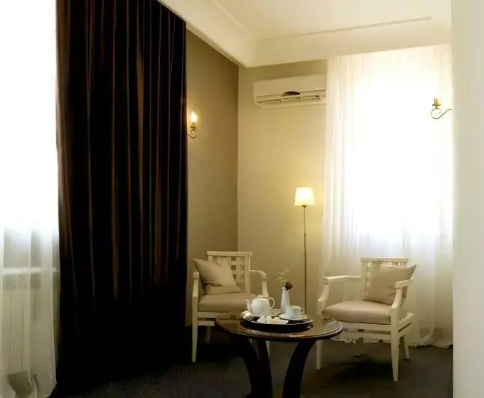 سوییت جونیور, Villa Rossa