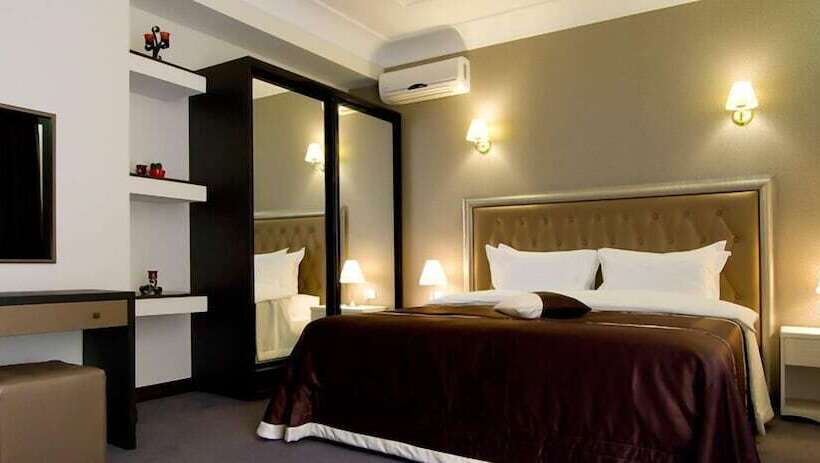 سوییت جونیور, Villa Rossa