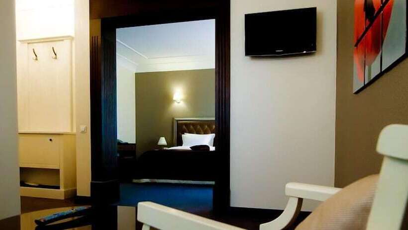 سوییت جونیور, Villa Rossa