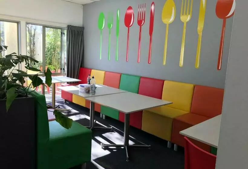 Standard Yhden Hengen Huone, Yha Nelson